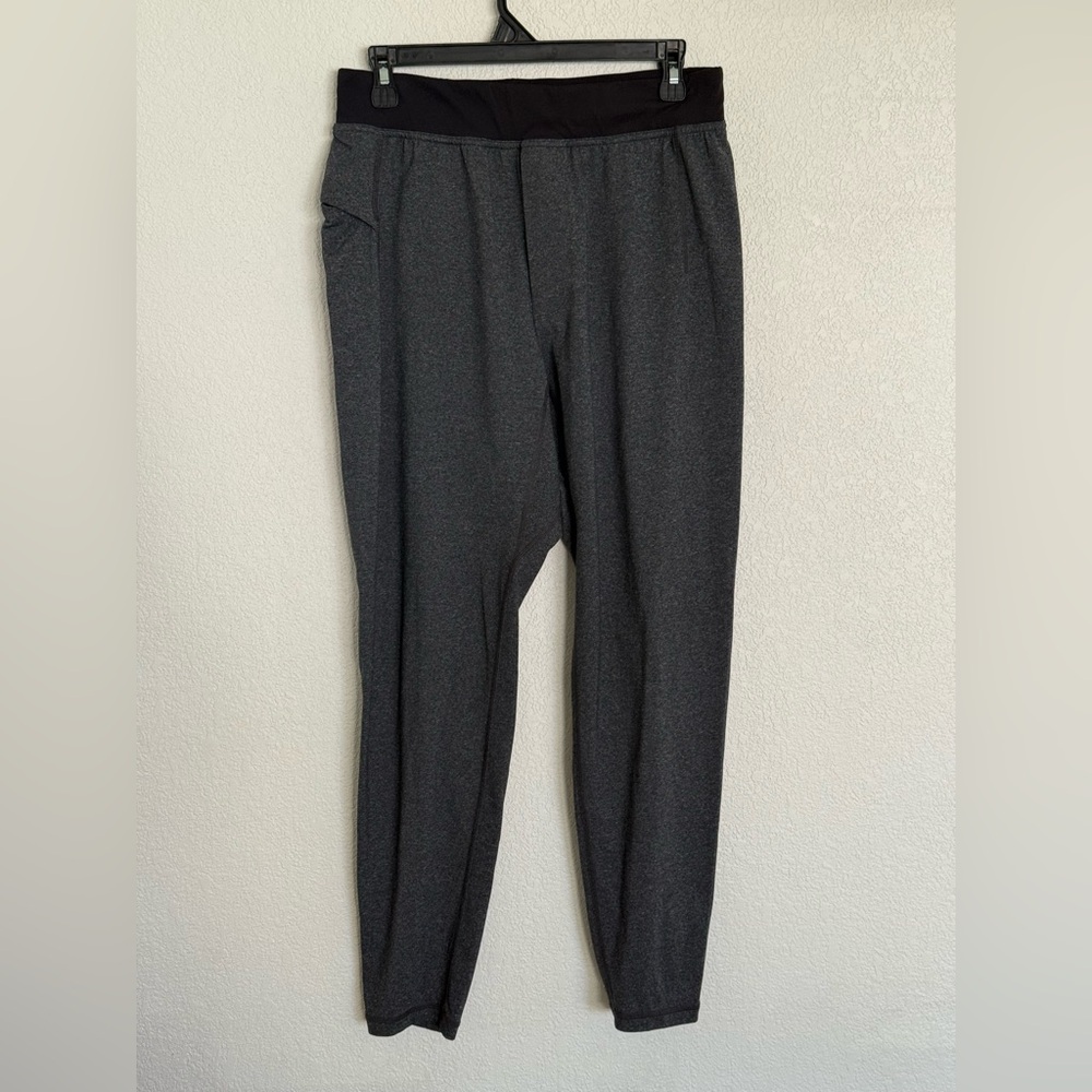 Lululemon On The Mat Pant
Heathered Black